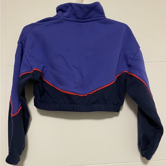 Nike Girl’s Cropped Sweatshirt - Picture 2 of 3